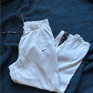 Nike Women's Cropped Joggers